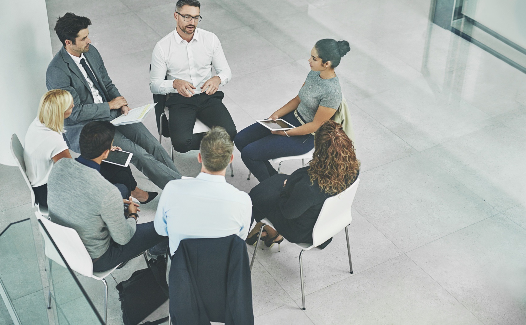 What is the difference between a business coach and a mentor?